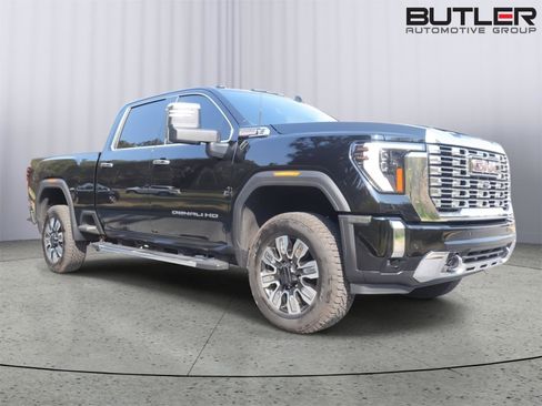 Used 2025 GMC Sierra 2500 Denali w/ Denali Reserve Package image 3