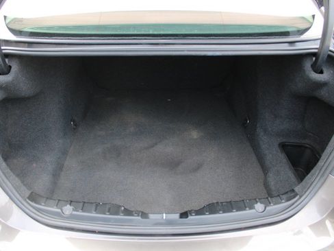 Used 2011 BMW 535i xDrive Sedan image 17