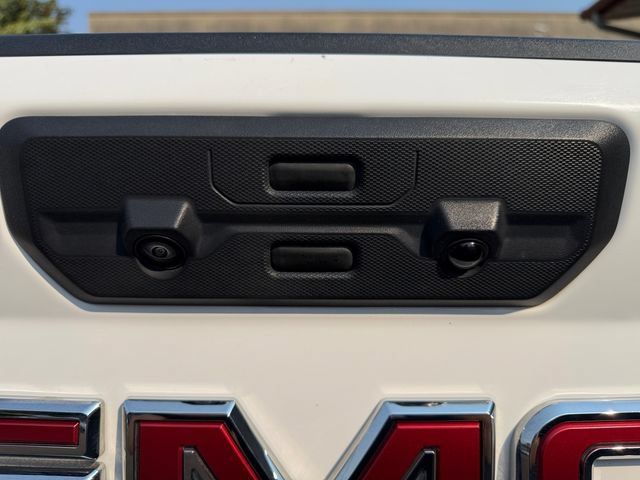 Used 2024 GMC Sierra 3500 AT4 w/ Technology Package AWD/4WD image 16