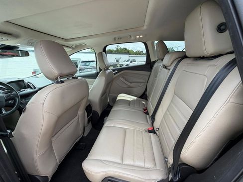 Used 2019 Ford Escape Titanium image 11