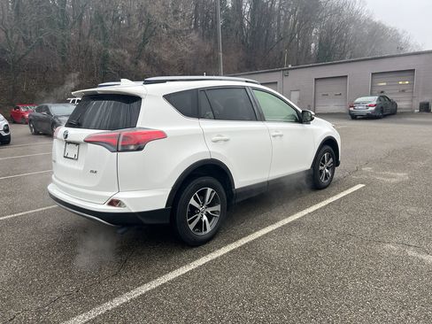 Used 2017 Toyota RAV4 XLE image 5