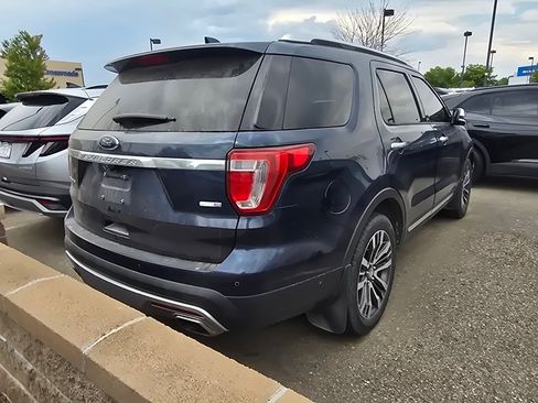 Used 2017 Ford Explorer Platinum AWD/4WD image 17
