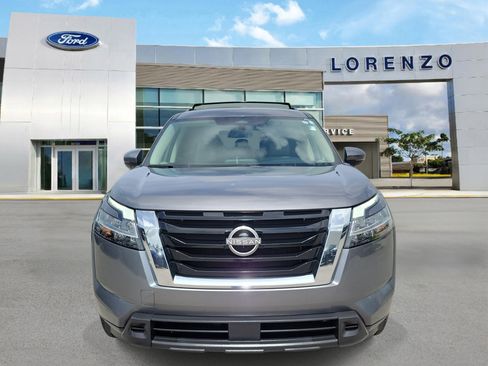 Used 2022 Nissan Pathfinder SV FWD image 2