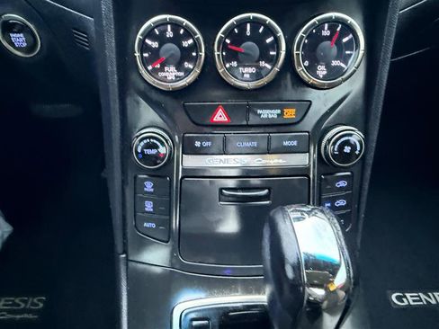 Used 2013 Hyundai Genesis 2.0T image 26