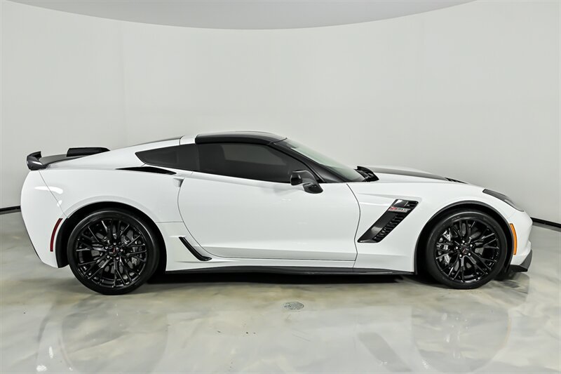 Used 2017 Chevrolet Corvette Z06 RWD image 10