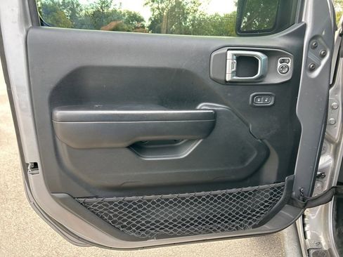 Used 2020 Jeep Gladiator Sport w/ Quick Order Package 24S image 16