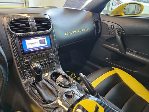 Used 2006 Chevrolet Corvette Convertible w/ Preferred Equipment Group RWD image 25