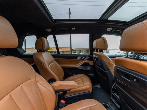 Used 2019 BMW X7 xDrive50i w/ Dynamic Handling Package AWD/4WD image 18