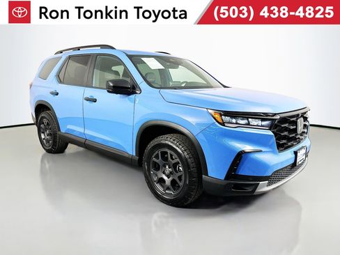 Used 2025 Honda Pilot TrailSport image 1