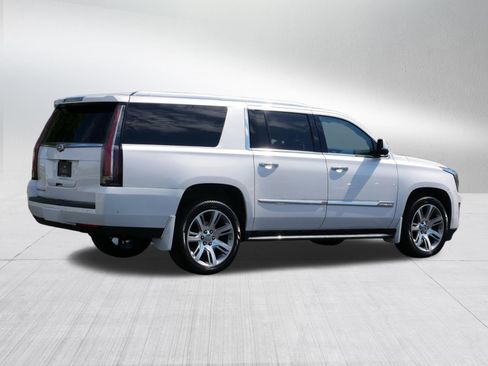 Used 2017 Cadillac Escalade ESV Premium Luxury AWD/4WD image 5