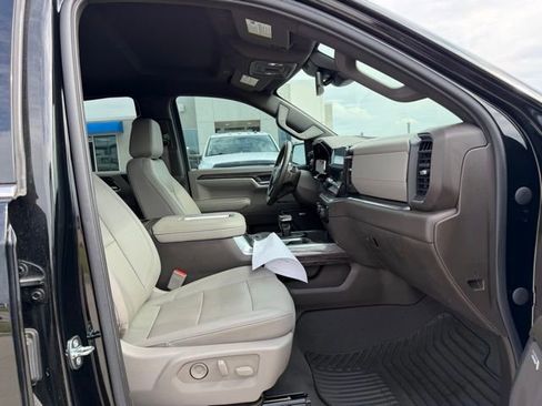 Used 2022 Chevrolet Silverado 1500 LTZ w/ LTZ Convenience Package II image 10