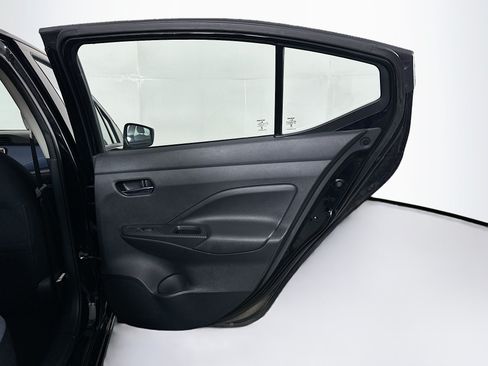 Used 2025 Nissan Versa SV FWD image 27