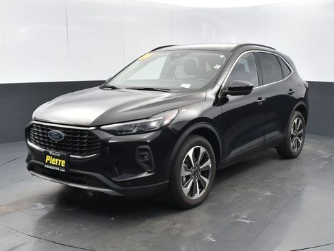 Used 2024 Ford Escape Platinum image 1