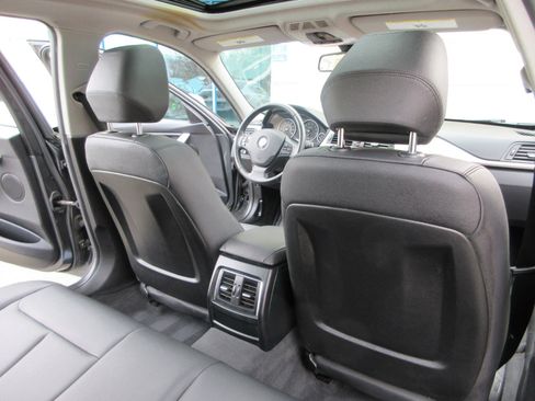 Used 2016 BMW 320i Sedan image 30