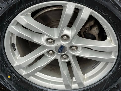 Used 2022 Ford Explorer XLT w/ Equipment Group 202A image 10