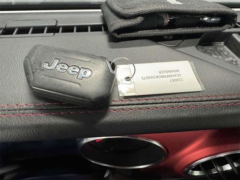 Used 2020 Jeep Wrangler Unlimited Rubicon w/ Dual Top Group image 31