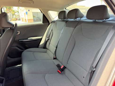 Used 2025 Kia K4 FWD image 7