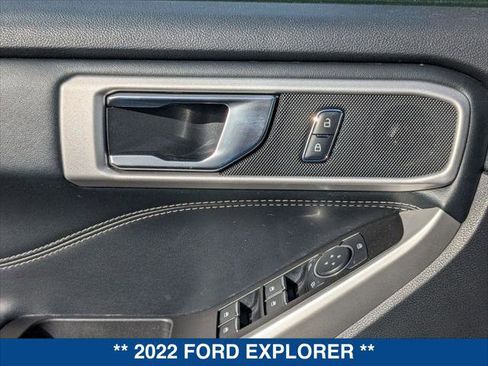 Certified 2022 Ford Explorer XLT image 11