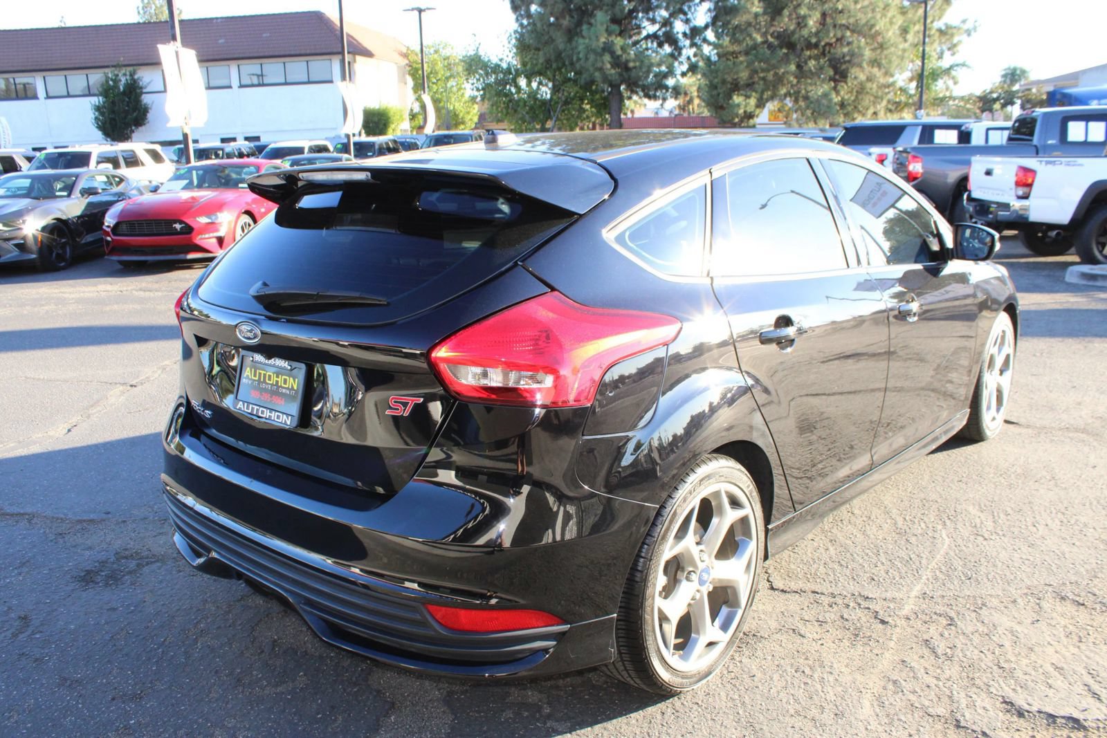 Used 2017 Ford Focus ST FWD image 36