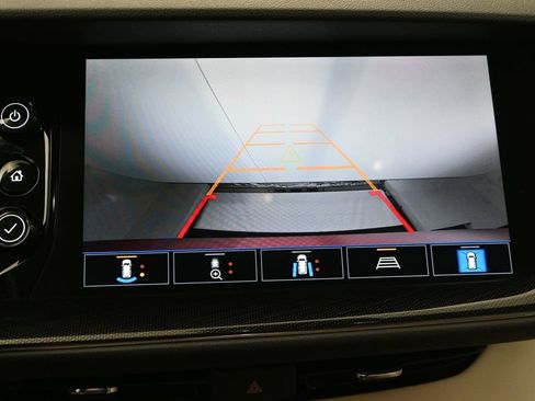 Used 2021 Buick Envision Essence w/ Technology Package I FWD image 25
