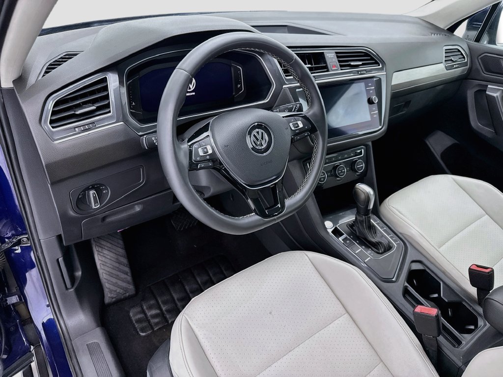 Used 2021 Volkswagen Tiguan SEL FWD image 9