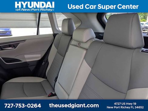 Used 2023 Toyota RAV4 XLE Premium AWD/4WD image 15