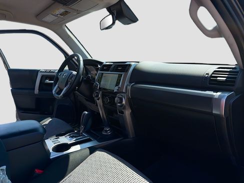 Used 2022 Toyota 4Runner SR5 AWD/4WD image 5
