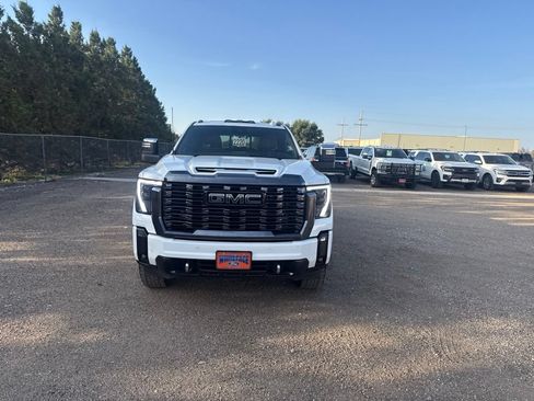 Used 2024 GMC Sierra 2500 Denali Ultimate AWD/4WD image 10