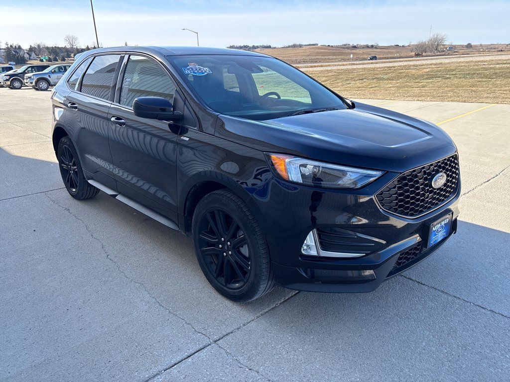 Certified 2024 Ford Edge ST-Line AWD/4WD image 4
