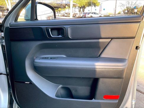 Used 2024 Hyundai Santa Fe Calligraphy image 19