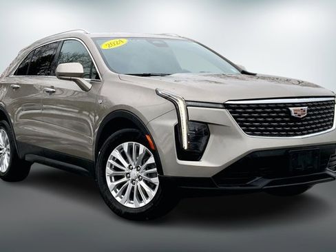 Used 2024 Cadillac XT4 Luxury w/ Cold Weather Package image 1
