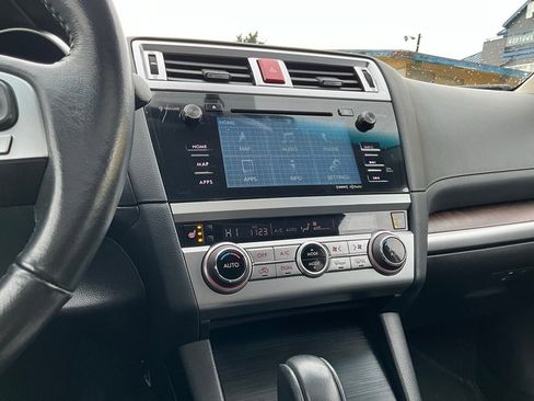 Used 2016 Subaru Outback 3.6R Limited image 17