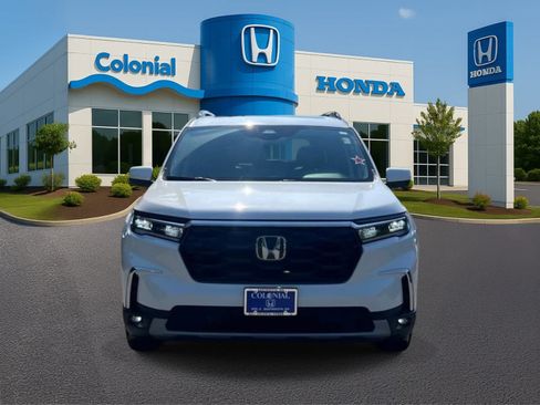 Used 2024 Honda Pilot Touring image 10