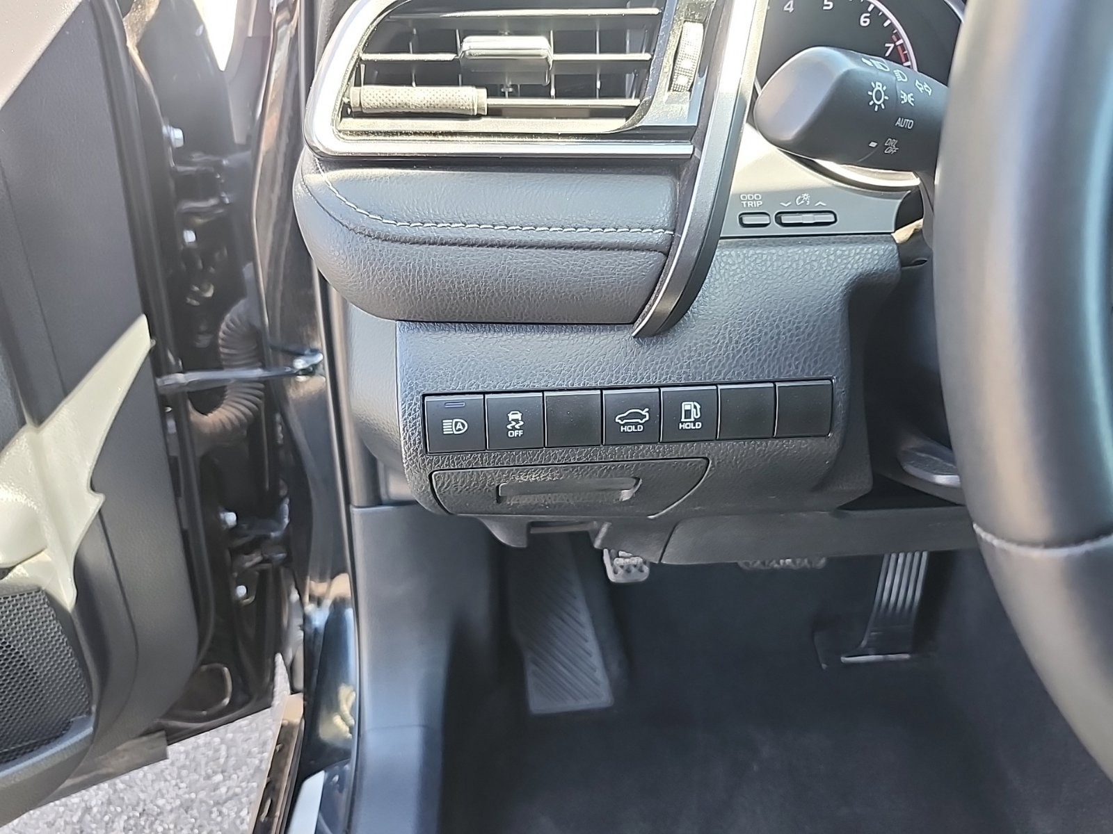 Used 2023 Toyota Camry SE w/ Audio Upgrade Package FWD image 11