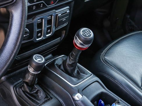 Used 2023 Jeep Wrangler Sport AWD/4WD image 21