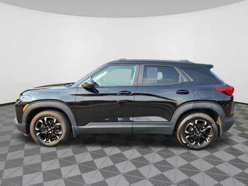 Used 2021 Chevrolet TrailBlazer LT w/ LPO, Blackout Package FWD image 5