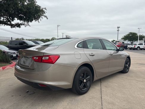 Used 2024 Chevrolet Malibu LT FWD image 3