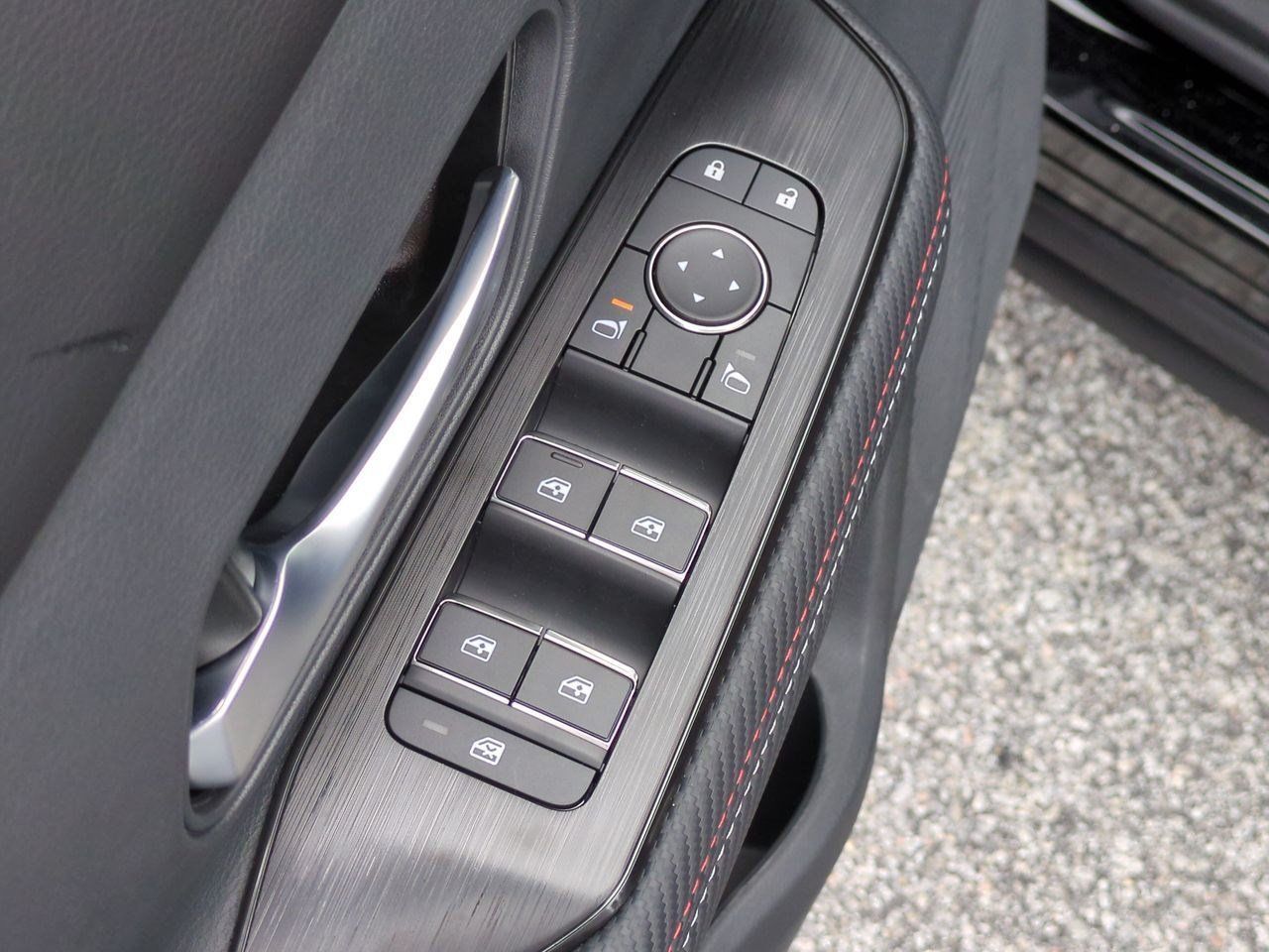 New 2026 Nissan Kicks SR FWD image 14