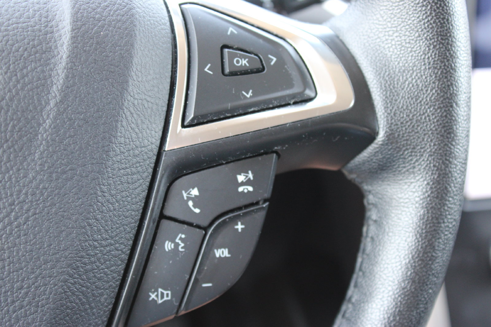 Used 2024 Ford Edge SEL AWD/4WD image 23