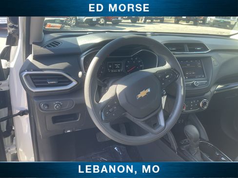 Used 2023 Chevrolet TrailBlazer LS image 32