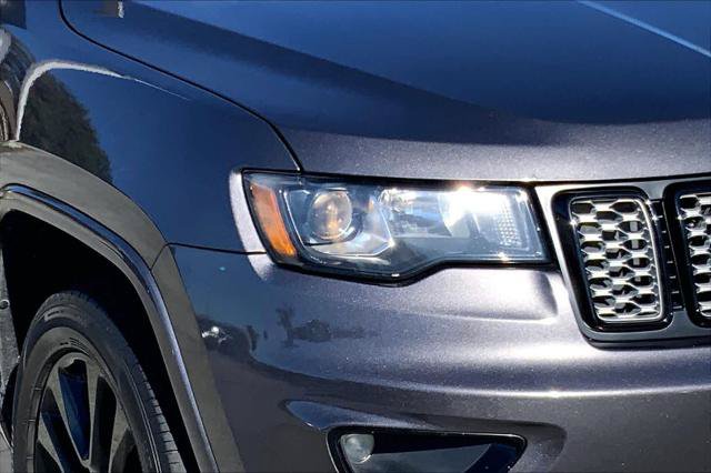 Certified 2018 Jeep Grand Cherokee Altitude AWD/4WD image 25
