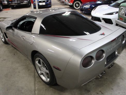 Used 2001 Chevrolet Corvette Coupe w/ Preferred Equipment Group2 image 16