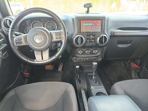 Used 2017 Jeep Wrangler Unlimited Sport AWD/4WD image 7