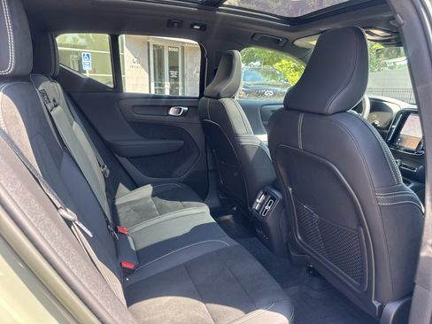 Used 2023 Volvo XC40 Recharge Ultimate w/ Protection Package Premier AWD/4WD image 13