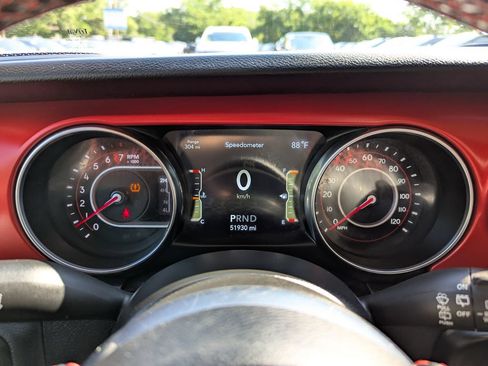 Used 2021 Jeep Wrangler Unlimited Rubicon w/ Cold Weather Group AWD/4WD image 18