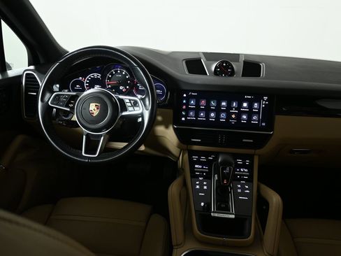 Used 2022 Porsche Cayenne Platinum Edition AWD/4WD image 17