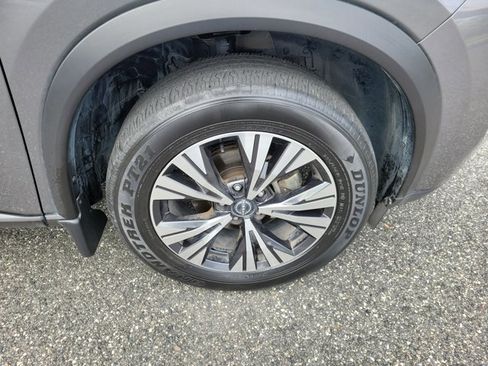 Used 2022 Nissan Rogue SV w/ SV Premium Package image 6