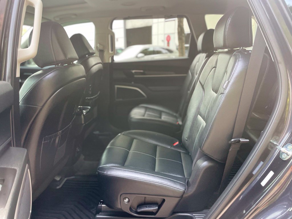 Used 2025 Kia Telluride EX w/ EX Captain's Chair Package AWD/4WD image 23