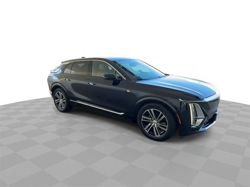 Certified 2024 Cadillac Lyriq Luxury image 2