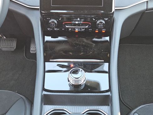 New 2025 Jeep Grand Cherokee Altitude image 17